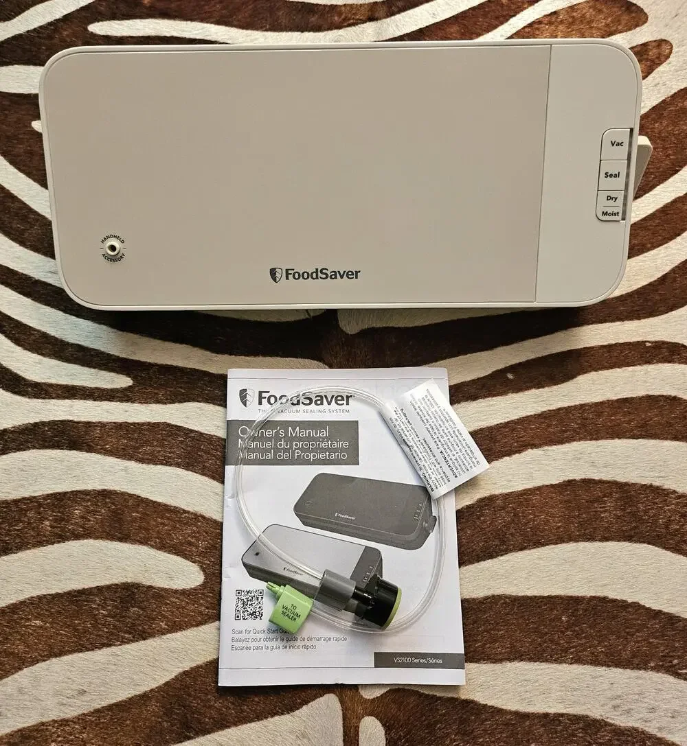 New! FoodSaver Select Vacuum Sealer VS2121 NO BOX